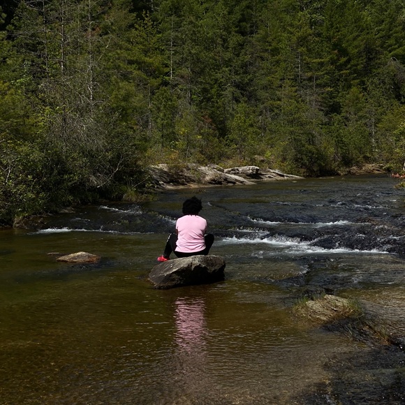 Welcome to My Closet - Picture 4 of 16